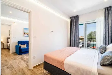 Pomena 2-Bedroom Apartment with Sea-View Balcony