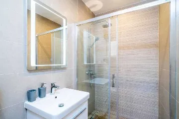 Pomena 2-Bedroom Apartment with Sea-View Balcony