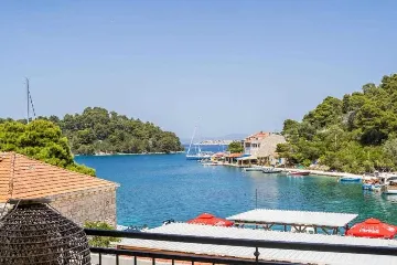 Pomena 2-Bedroom Apartment with Sea-View Balcony