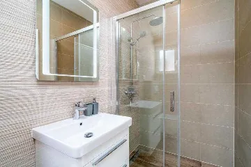 Pomena Apartment with Private Jacuzzi and Sea View