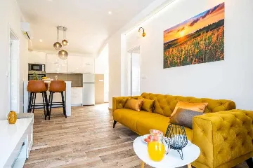 Pomena Apartment with Private Jacuzzi and Sea View