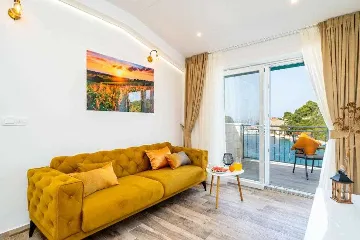 Pomena Apartment with Private Jacuzzi and Sea View