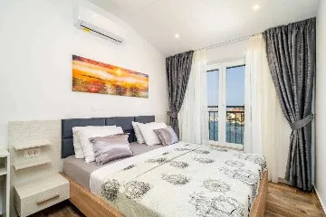 Pomena Apartment with Private Jacuzzi and Sea View