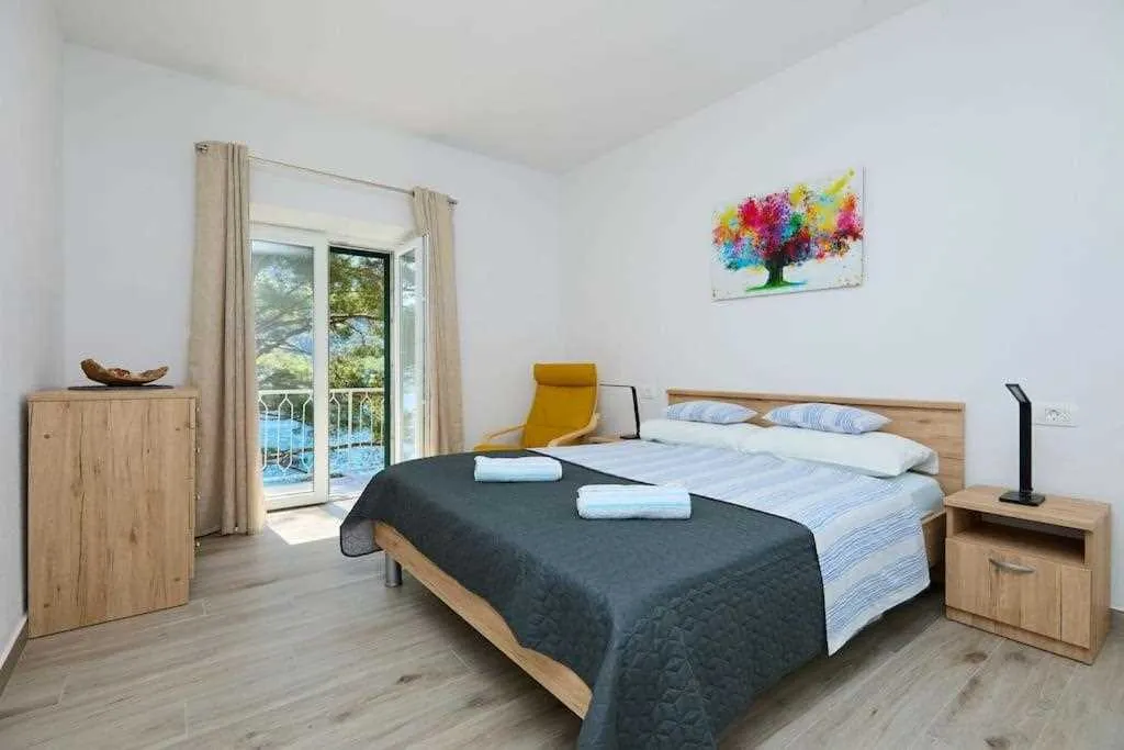 Apartment with Sea-View Balcony in Babino Polje