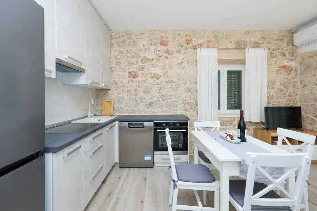 Apartment with Sea-View Balcony in Babino Polje