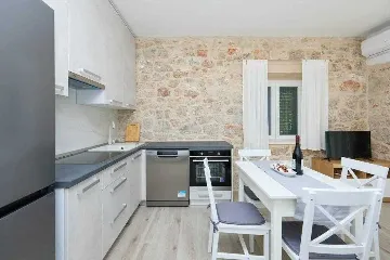 Apartment with Sea-View Balcony in Babino Polje