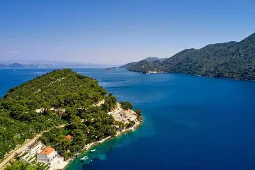 Apartment with Sea-View Balcony in Babino Polje