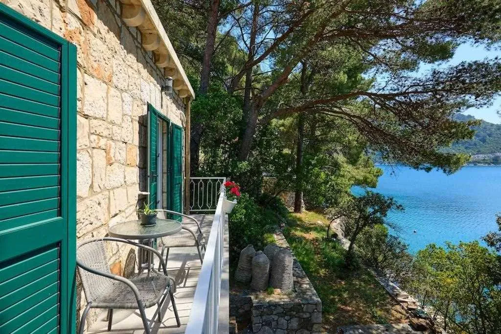 Apartment with Sea-View Balcony in Babino Polje
