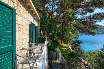 Apartment with Sea-View Balcony in Babino Polje