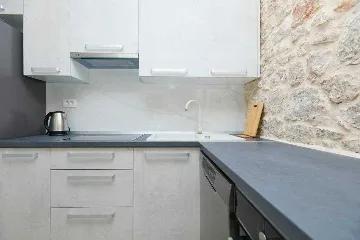 Apartment with Sea-View Balcony in Babino Polje