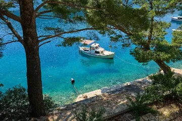 Apartment with Sea-View Balcony in Babino Polje