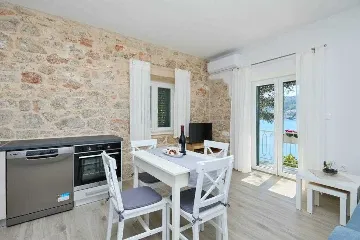 Apartment with Sea-View Balcony in Babino Polje