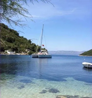 3-Bedroom Apartment in Prožura with Sea-View Terrace