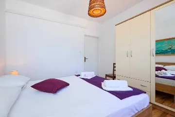 3-Bedroom Apartment in Prožura with Sea-View Terrace