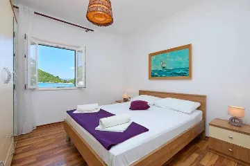 3-Bedroom Apartment in Prožura with Sea-View Terrace