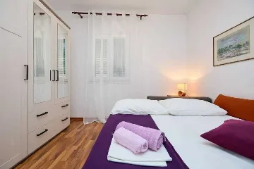 3-Bedroom Apartment in Prožura with Sea-View Terrace