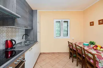3-Bedroom Apartment in Prožura with Sea-View Terrace