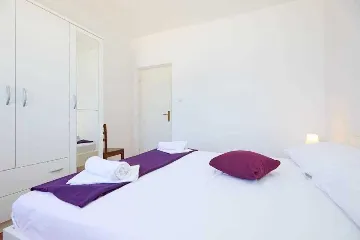 3-Bedroom Apartment in Prožura with Sea-View Terrace