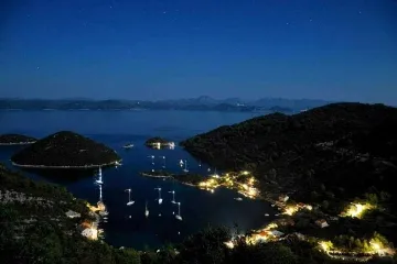 3-Bedroom Apartment in Prožura with Sea-View Terrace