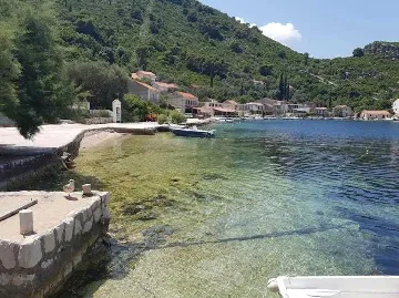 3-Bedroom Apartment in Prožura with Sea-View Terrace