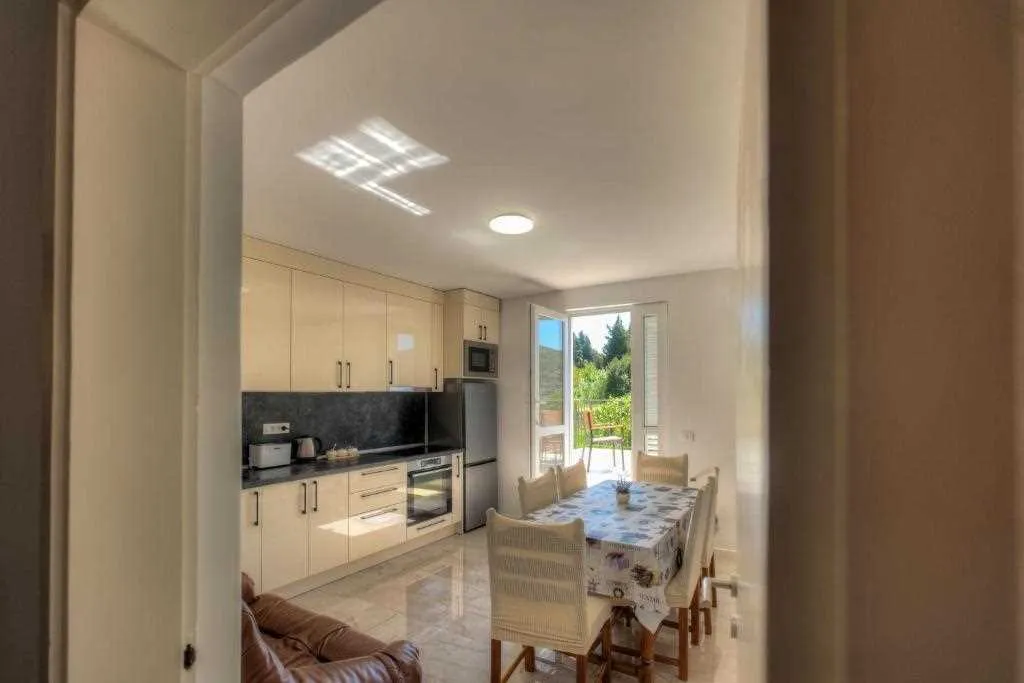 4-Bedroom Apartment in Ston for Up to 8
