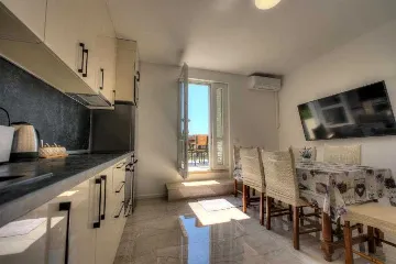 4-Bedroom Apartment in Ston for Up to 8