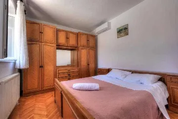 4-Bedroom Apartment in Ston for Up to 8