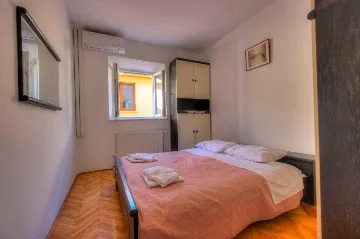 4-Bedroom Apartment in Ston for Up to 8