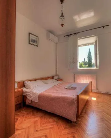 4-Bedroom Apartment in Ston for Up to 8