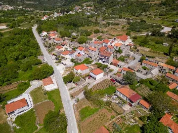 4-Bedroom Apartment in Ston for Up to 8