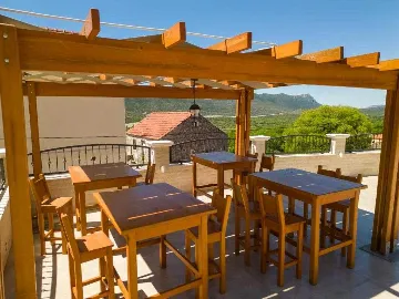 4-Bedroom Apartment in Ston for Up to 8