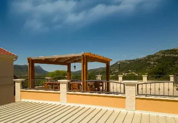 4-Bedroom Apartment in Ston for Up to 8