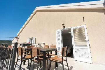 4-Bedroom Apartment in Ston for Up to 8