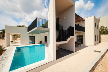 6-Bedroom Villa with Heated Pool in Dugi Rat