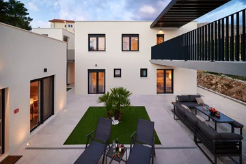 6-Bedroom Villa with Heated Pool in Dugi Rat