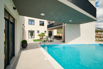 6-Bedroom Villa with Heated Pool in Dugi Rat