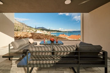 6-Bedroom Villa with Heated Pool in Dugi Rat