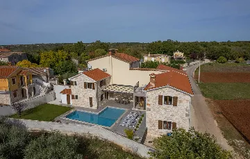 Private Pool Villa for 8 Guests in Vosteni