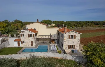 Private Pool Villa for 8 Guests in Vosteni