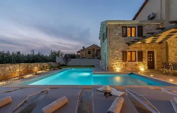 Private Pool Villa for 8 Guests in Vosteni