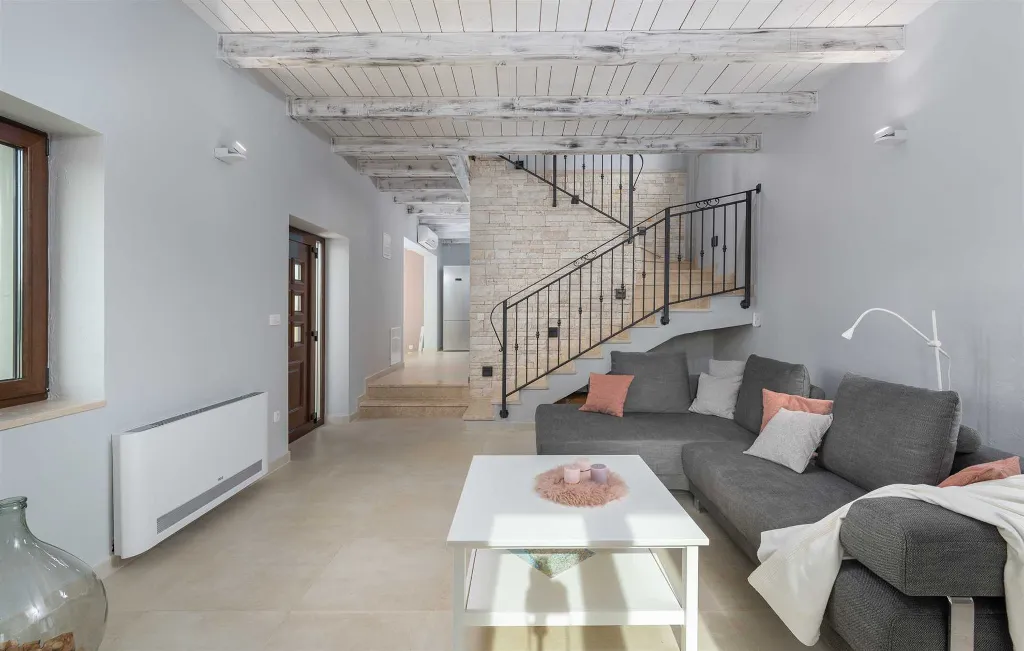 Private Pool Villa for 8 Guests in Vosteni