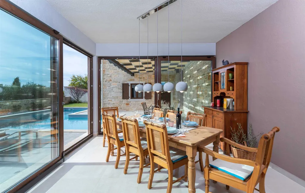 Private Pool Villa for 8 Guests in Vosteni