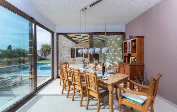 Private Pool Villa for 8 Guests in Vosteni