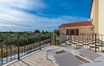 Private Pool Villa for 8 Guests in Vosteni