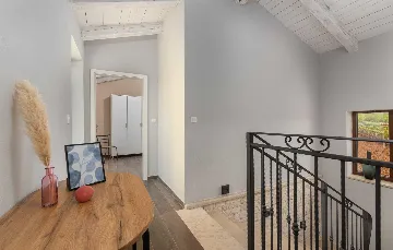 Private Pool Villa for 8 Guests in Vosteni