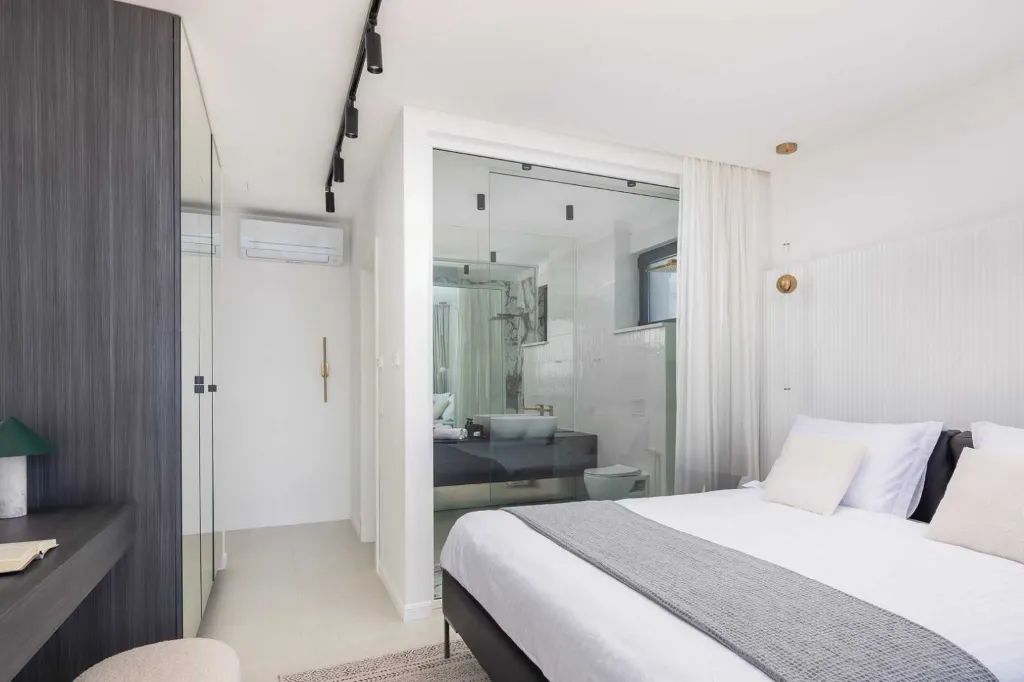 Okrug Gornji Villa with Private Pool & Jacuzzi