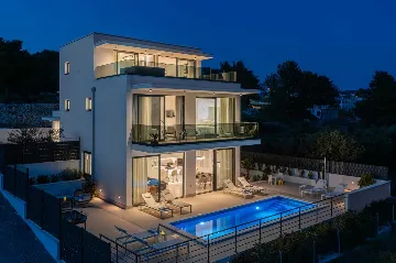 Okrug Gornji Villa with Private Pool & Jacuzzi