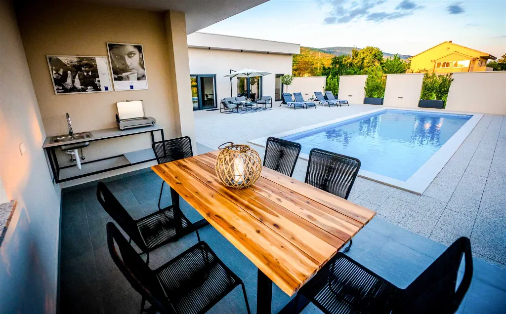 3-Bedroom Villa with Private Heated Pool, Imotski