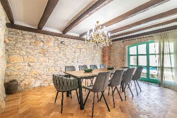 4-Bedroom Villa in Sveti Lovreč with Private Pool