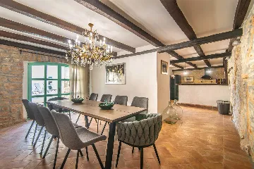4-Bedroom Villa in Sveti Lovreč with Private Pool